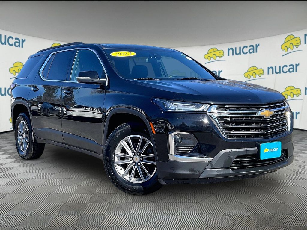 2023 Chevrolet Traverse LT Cloth AWD