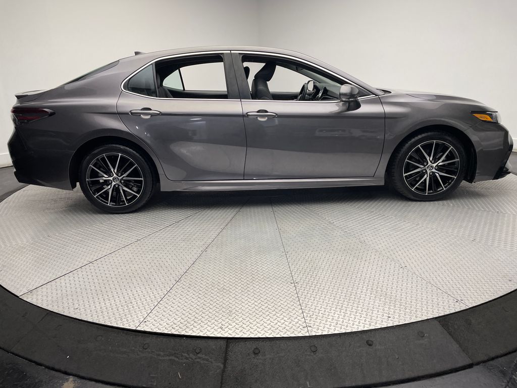 2023 Toyota Camry SE 4