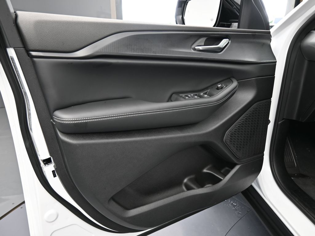 Used 2025 Bright White Clearcoat Jeep Altitude X image 16