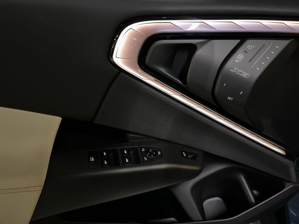 Thumbnail: 2025 BMW X3 - 13