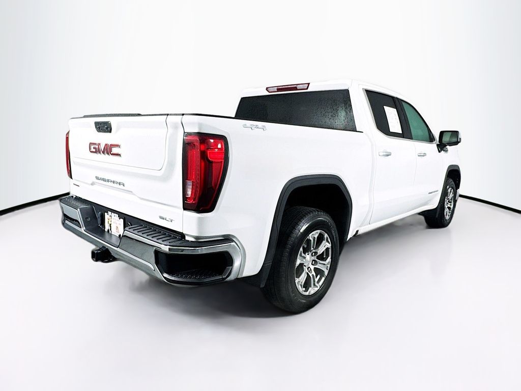 2024 GMC Sierra 1500 SLT - Photo 9