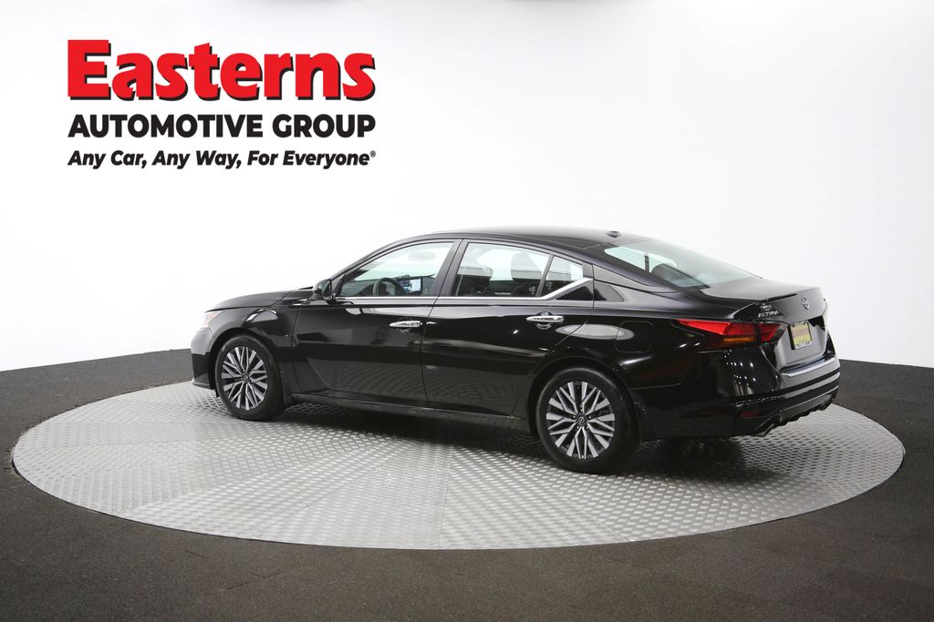 Used 2023 Black Nissan 2.5 SV image 61