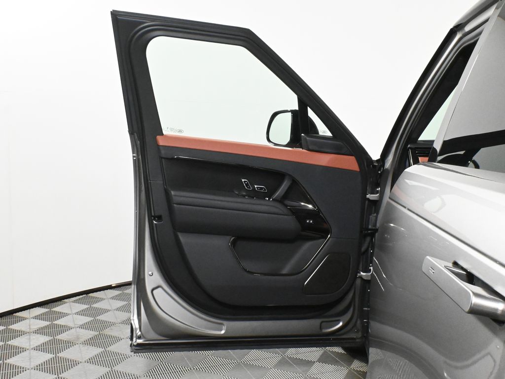 Thumbnail: 2024 Land Rover Range Rover Sport - 24