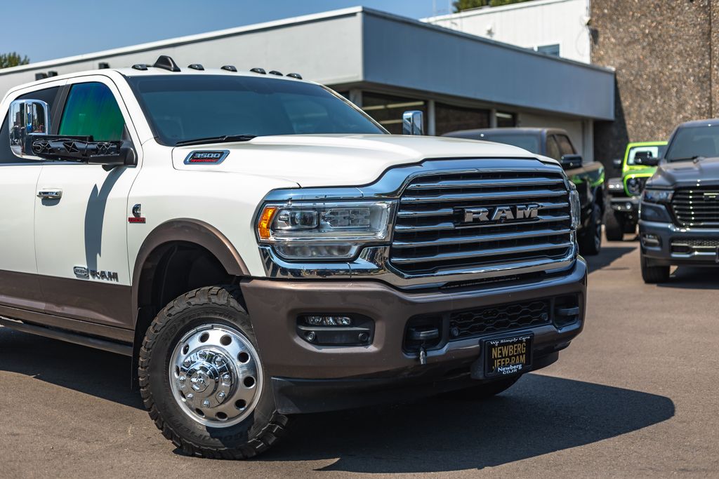 2020 Ram 3500 Laramie Longhorn thumbnail 3