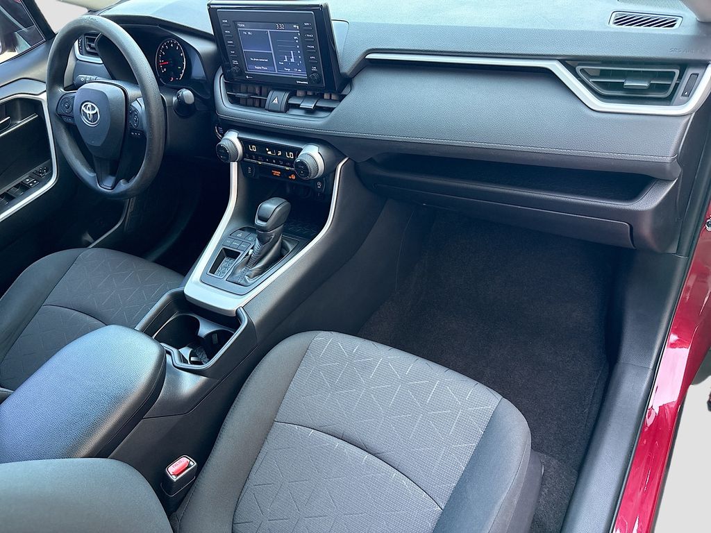 Thumbnail: 2020 Toyota RAV4 - 17