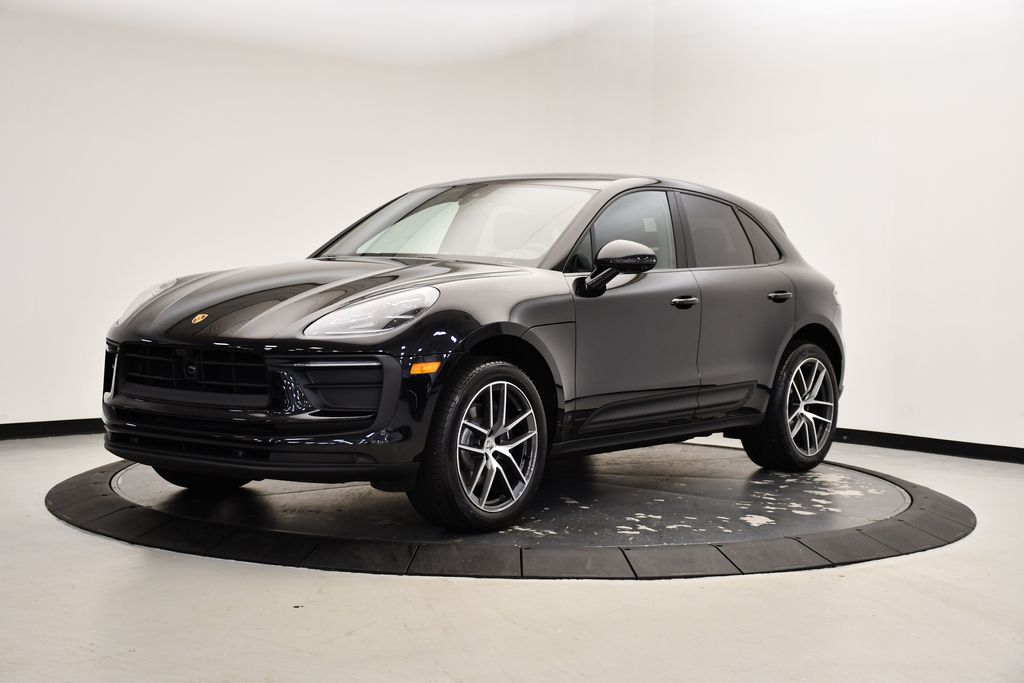 Thumbnail: 2025 Porsche Macan - 1