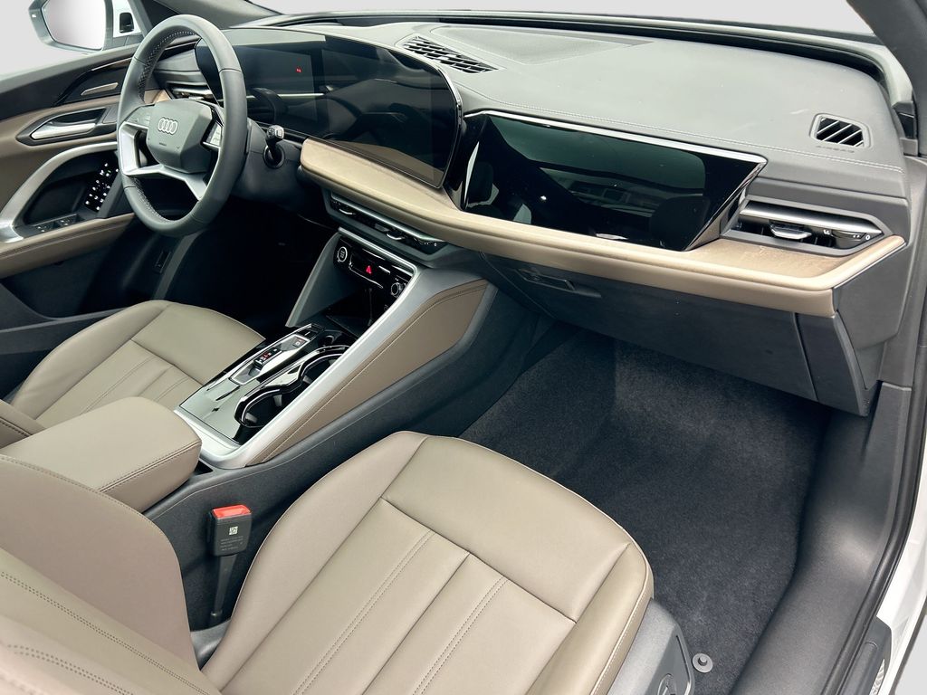 Thumbnail: 2025 Audi Q5 - 17