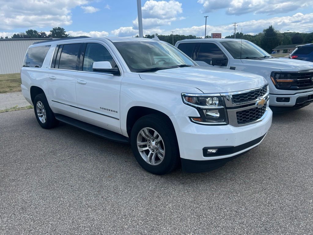 White (Iridescent Pearl Tricoat) 2017 Chevrolet Suburban SUV / Crossover Four-Wheel Drive 6-Speed Automatic Overdrive