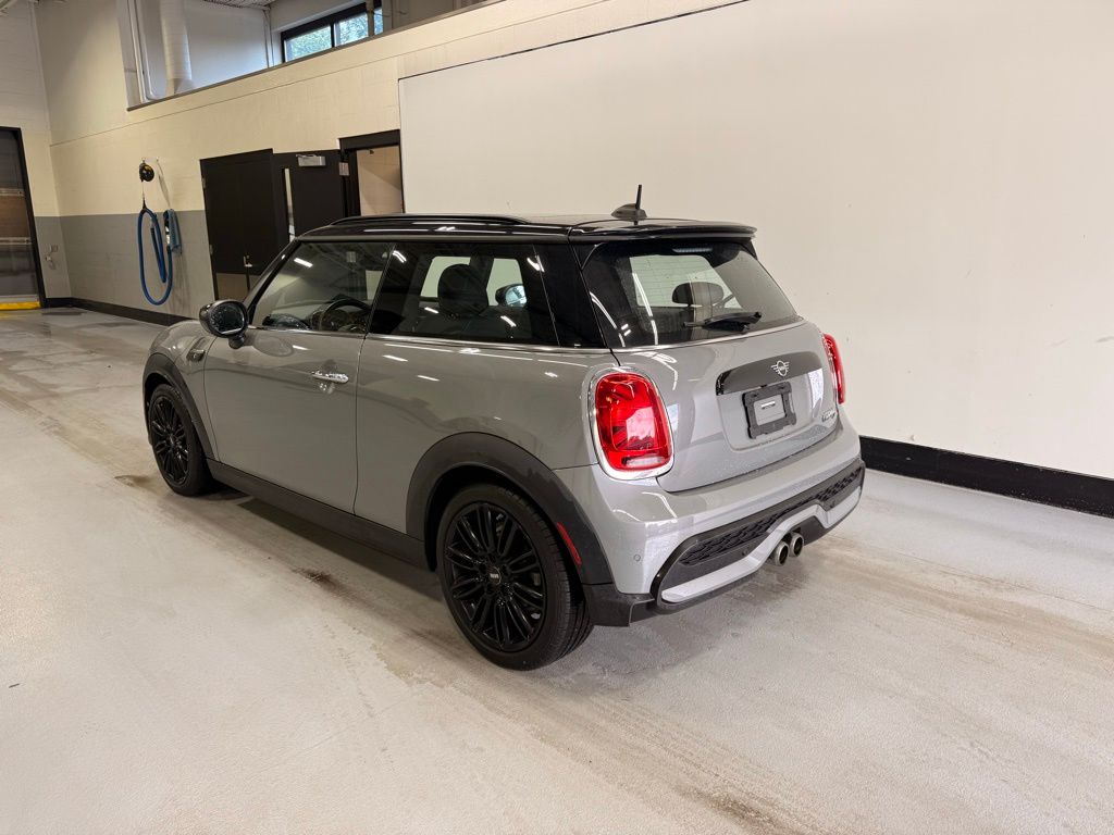 Thumbnail: 2022 MINI Cooper - 3