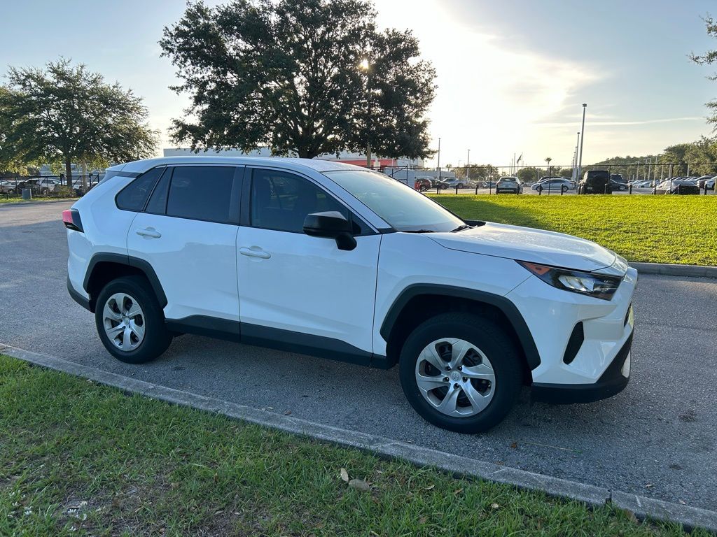 2022 Toyota RAV4 LE 7