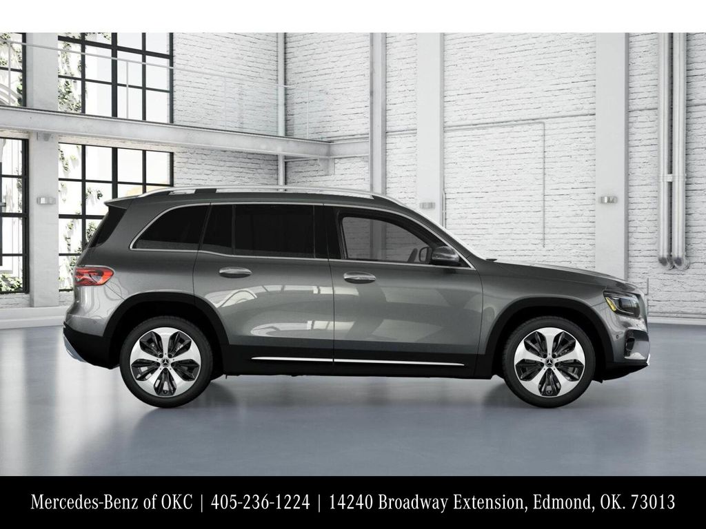 2025 Mercedes Benz GLB 250 photo 3