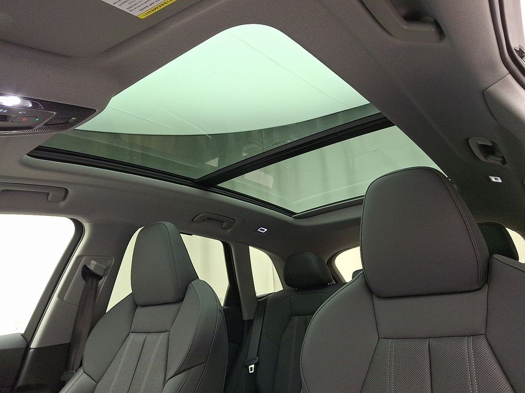 Thumbnail: 2025 Audi Q5 - 9