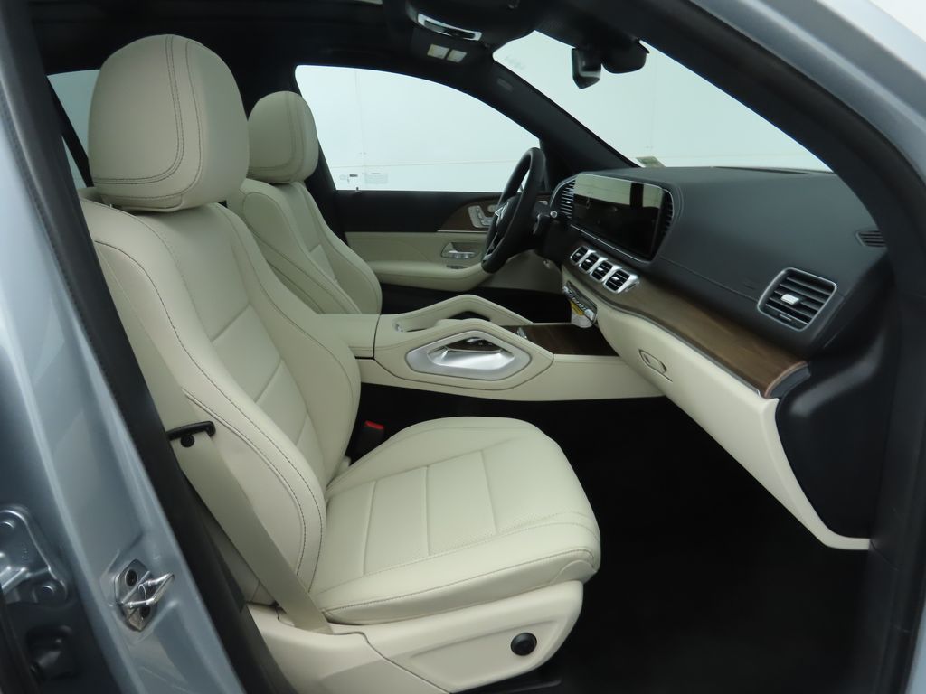 Thumbnail: 2026 Mercedes-Benz GLE - 22