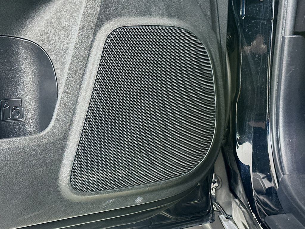 Thumbnail: 2019 Toyota 4Runner - 19