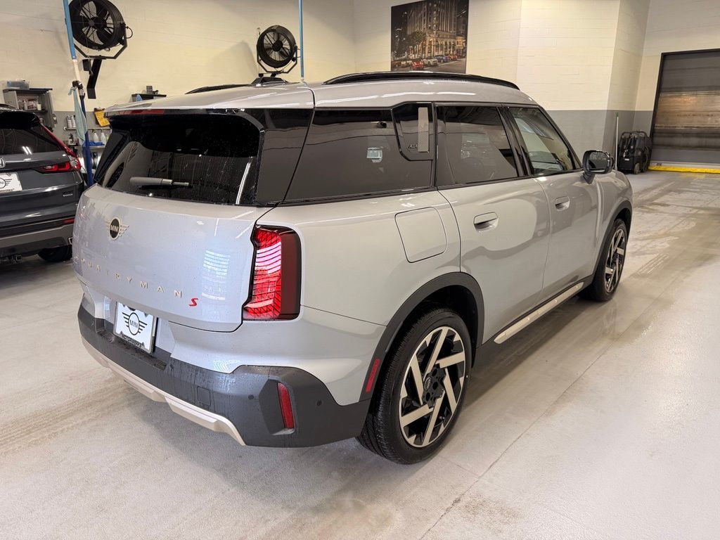 Thumbnail: 2027 MINI Cooper Countryman - 4