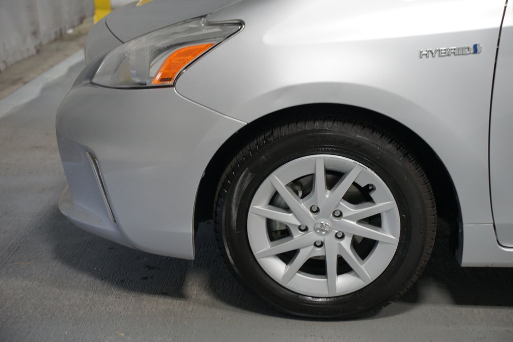 Thumbnail: 2012 Toyota Prius v - 5