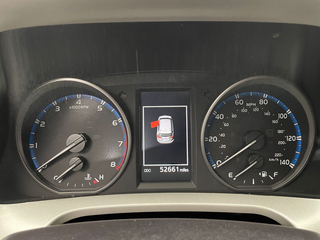 Thumbnail: 2018 Toyota RAV4 - 23