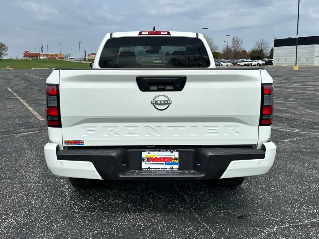 2025 Nissan Frontier SV photo