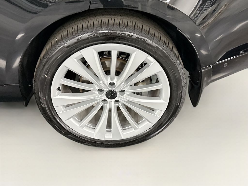 Thumbnail: 2026 Land Rover Range Rover - 30