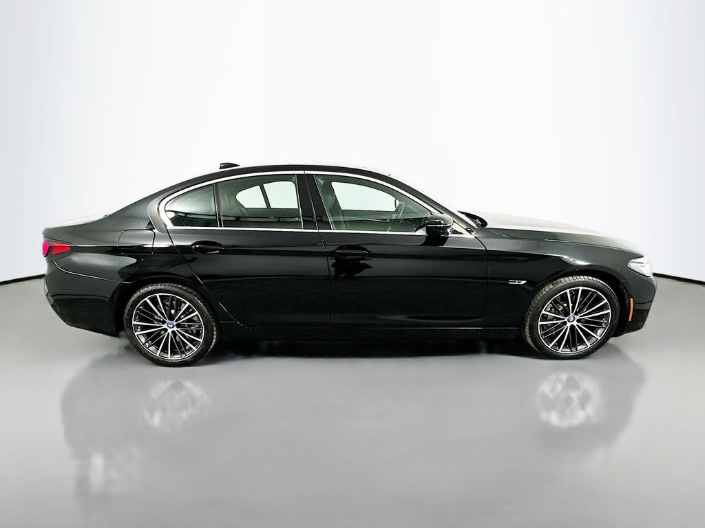 Thumbnail: 2023 BMW 5 Series - 4