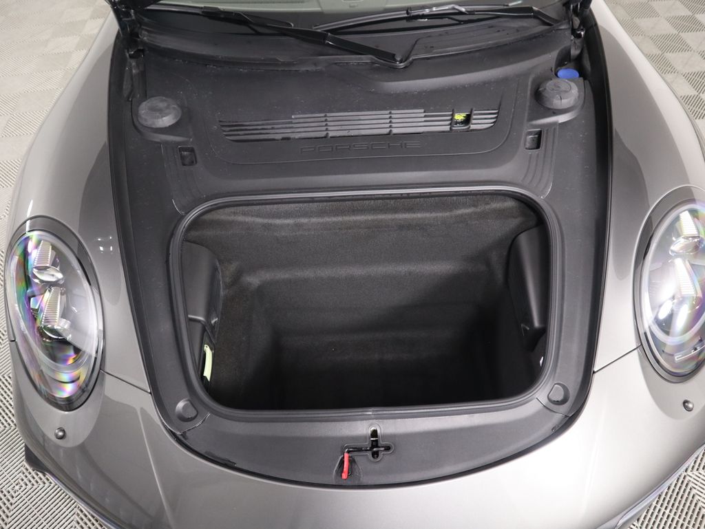 Thumbnail: 2017 Porsche 911 - 32