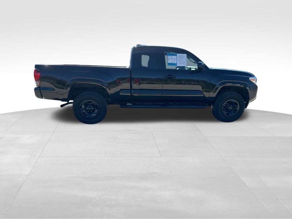 2022 Toyota Tacoma SR 9