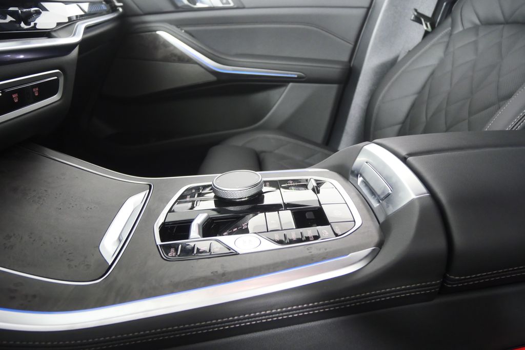 Thumbnail: 2026 BMW X5 - 18
