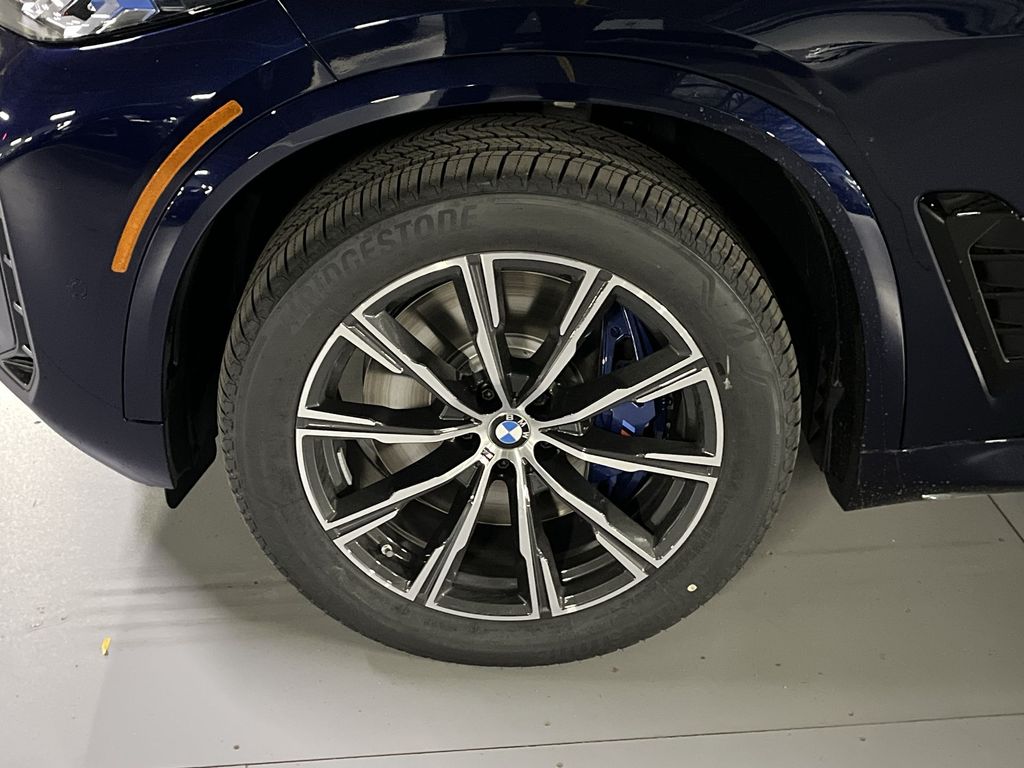 Thumbnail: 2026 BMW X5 - 10