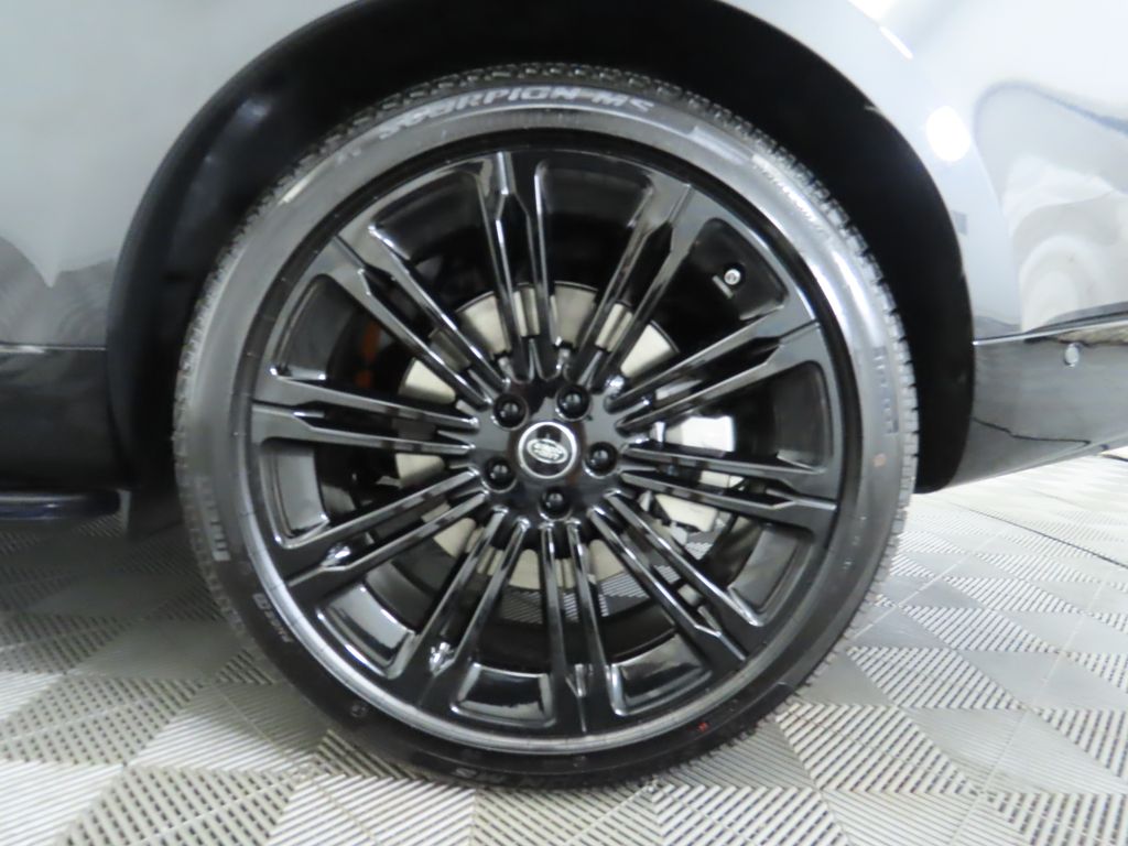 Thumbnail: 2025 Land Rover Range Rover - 32