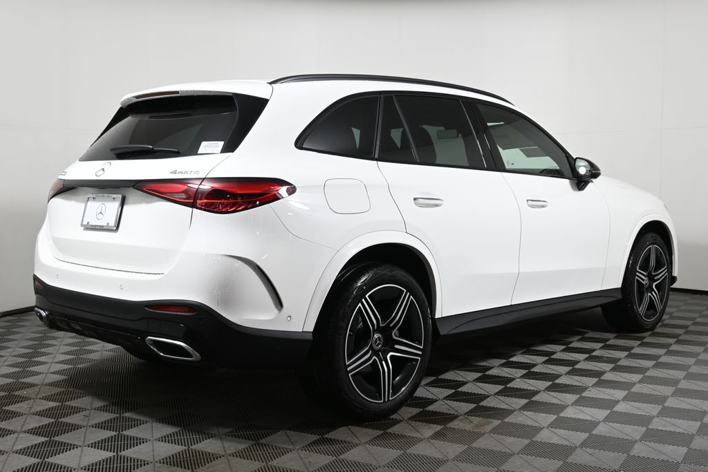 2025 Mercedes-Benz GLC 300 7