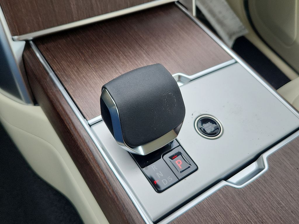 Thumbnail: 2026 Land Rover Range Rover - 7