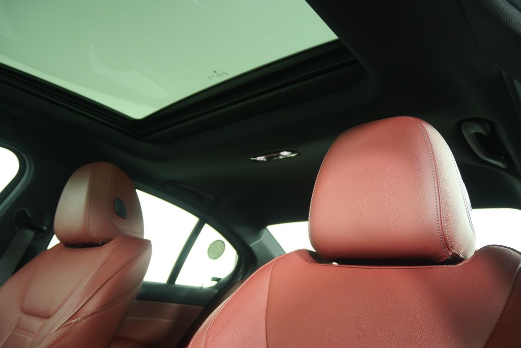 Thumbnail: 2023 BMW 3 Series - 9