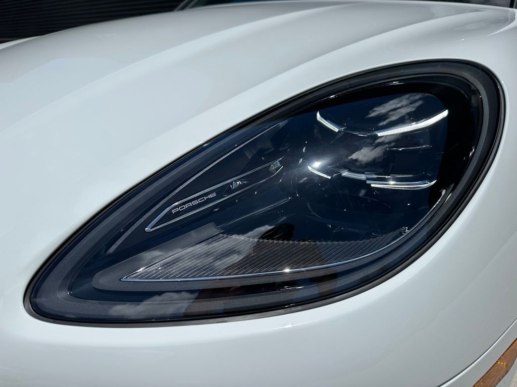Thumbnail: 2025 Porsche Macan - 13