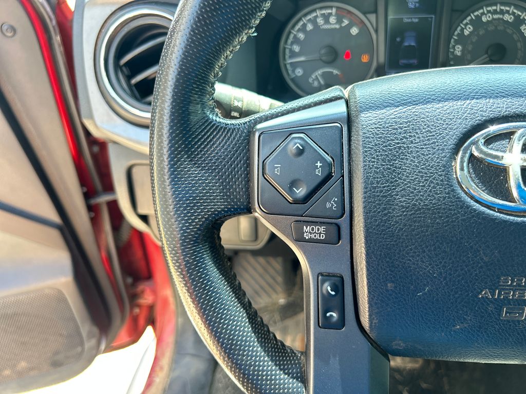 Used 2016  Toyota  image 19