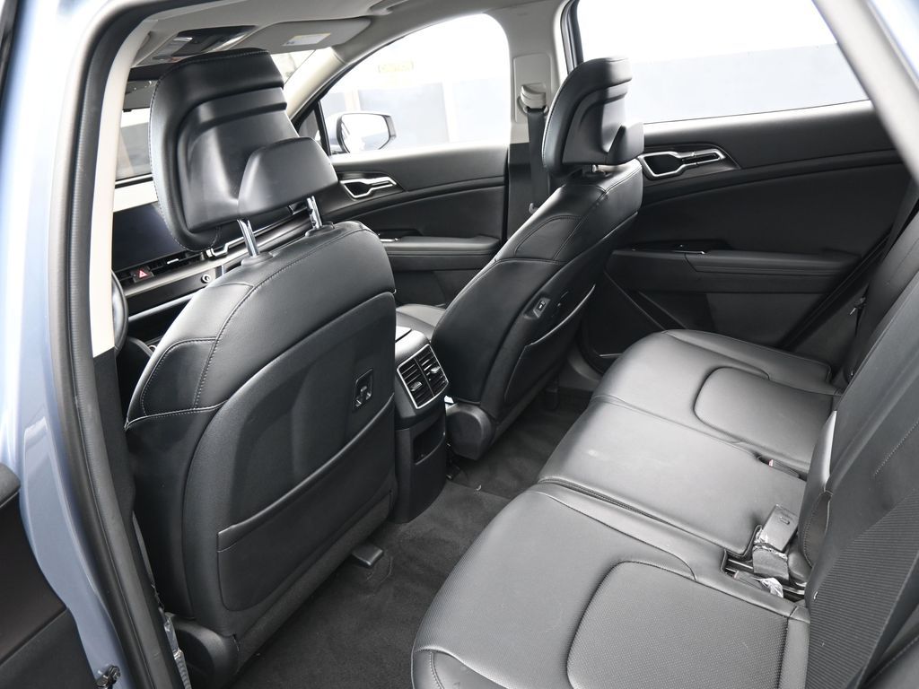 Used 2025 Everlasting Silver Kia EX image 37