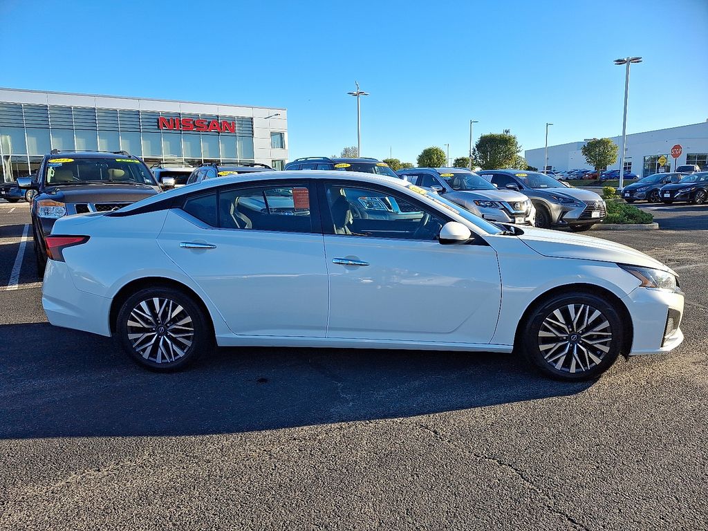 Thumbnail: 2023 Nissan Altima - 7