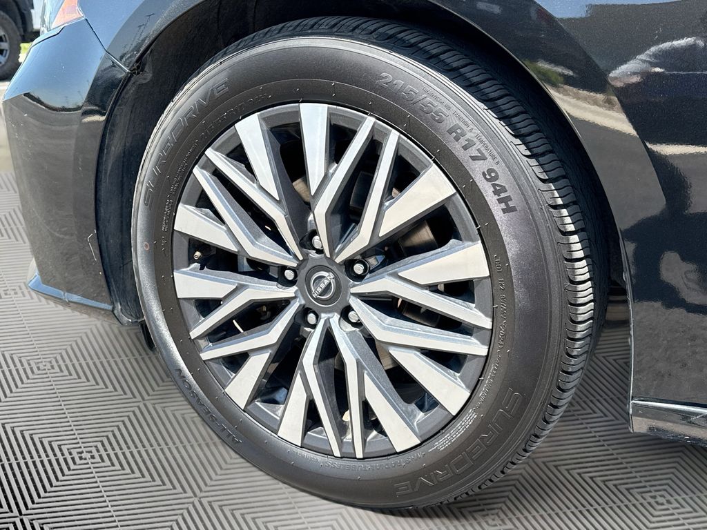 2023 Nissan Altima SV 28