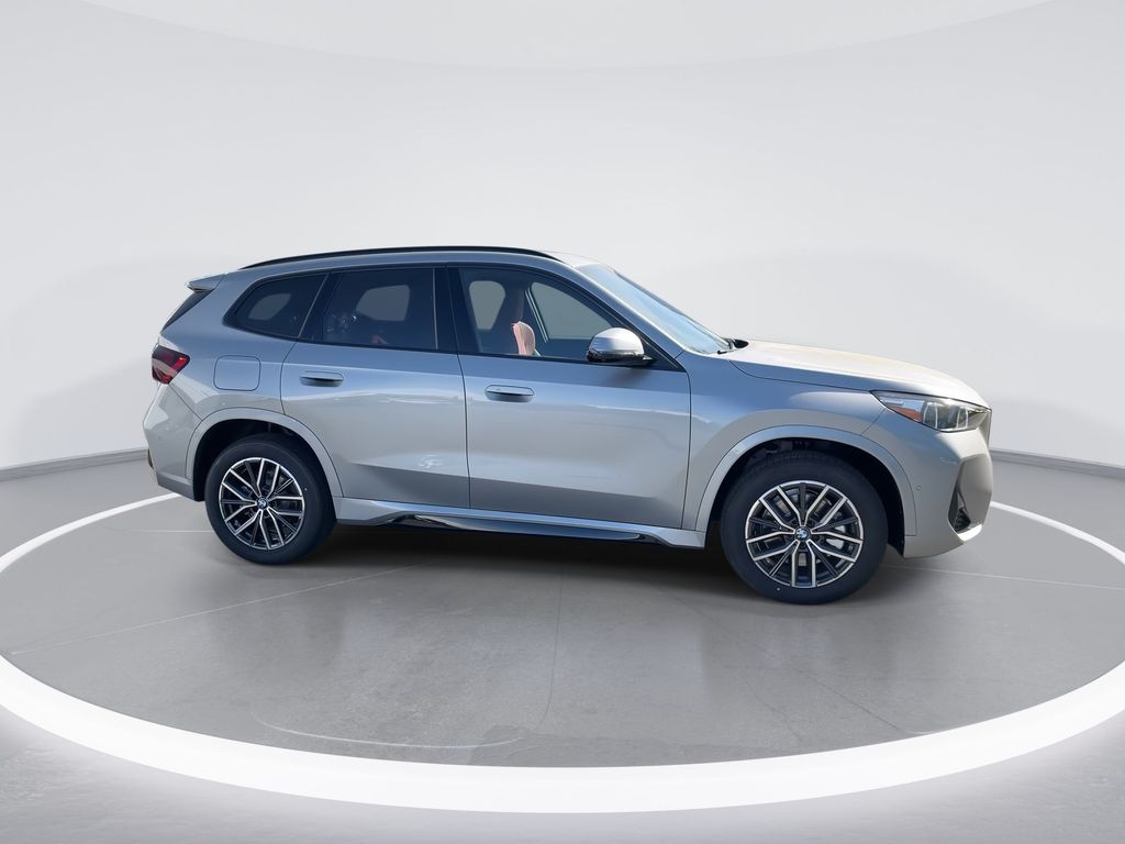2025 BMW X1 xDrive28i 9