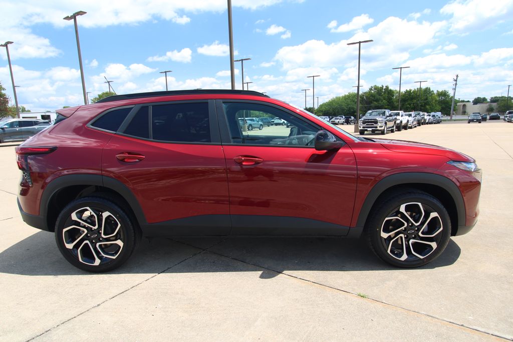 Used 2025 Chevrolet Trax SUV
