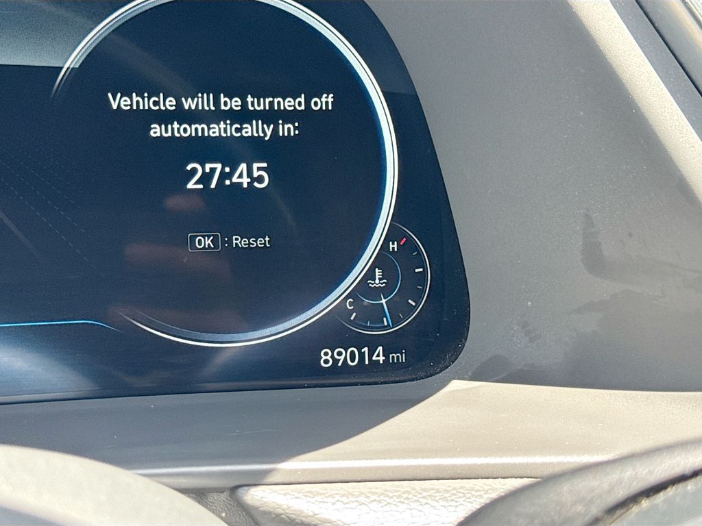 Used 2022 Black Hyundai SEL Plus image 12