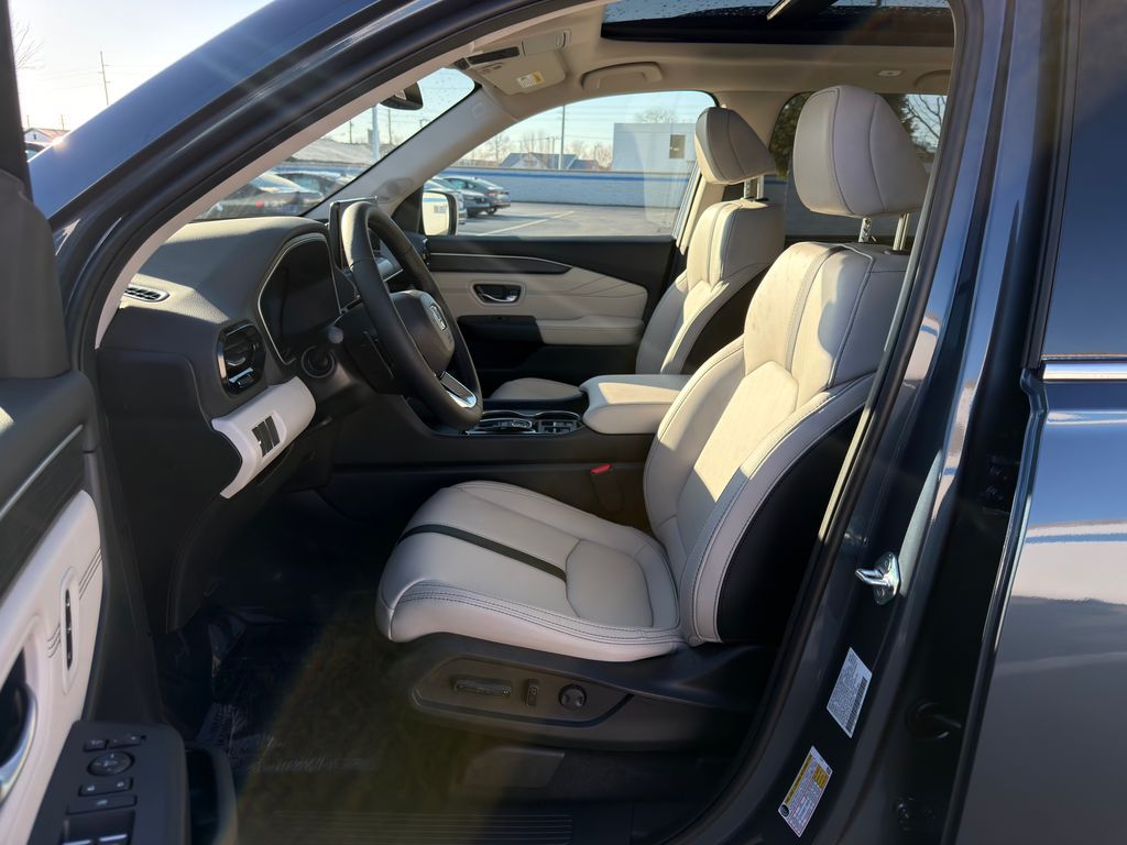 Thumbnail: 2026 Honda Pilot - 17