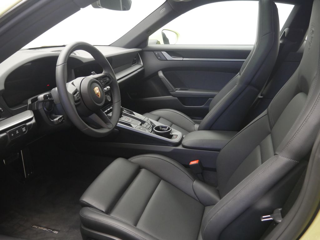 Thumbnail: 2025 Porsche 911 - 5