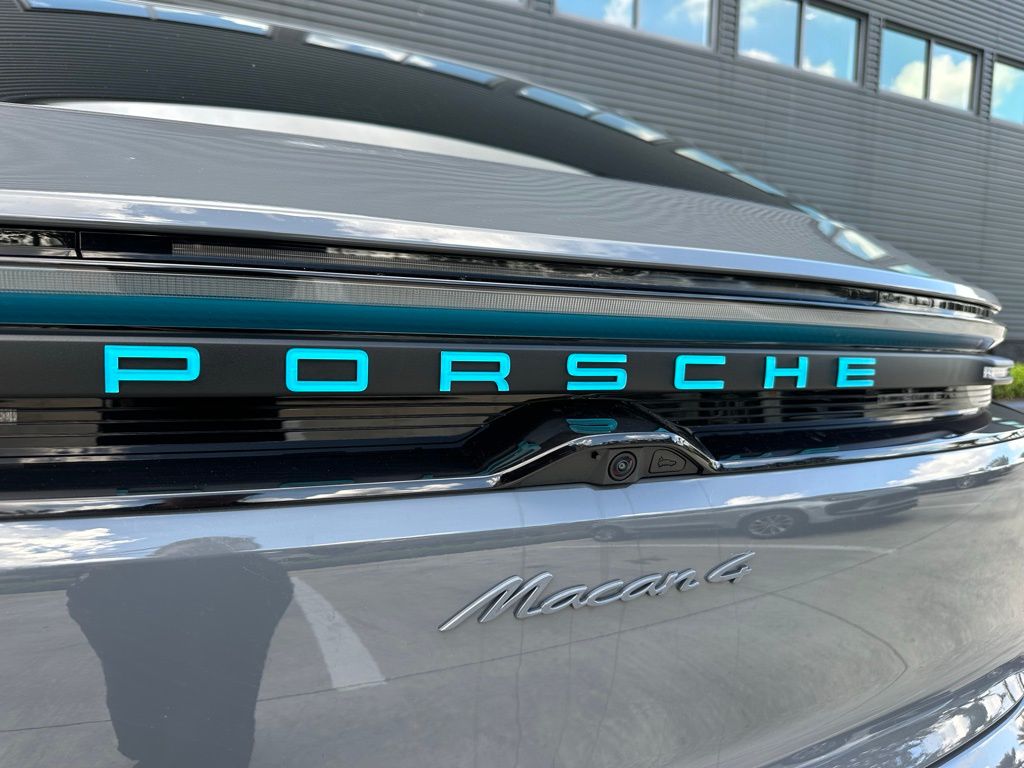 Thumbnail: 2025 Porsche Macan - 14