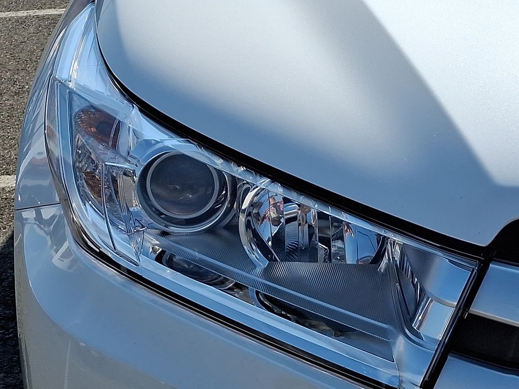 Thumbnail: 2017 Toyota Highlander - 9