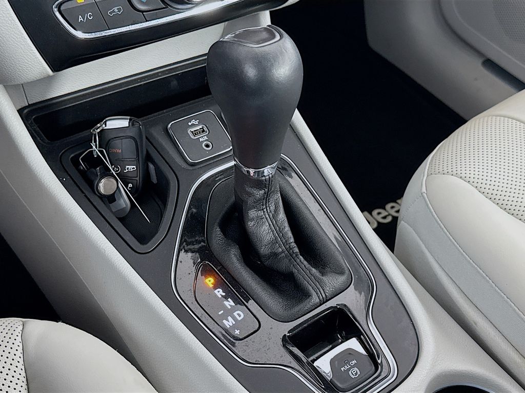2019 Jeep Cherokee Limited Edition 16