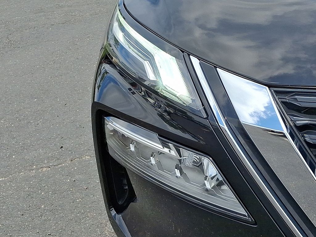 Thumbnail: 2022 Nissan Rogue - 9