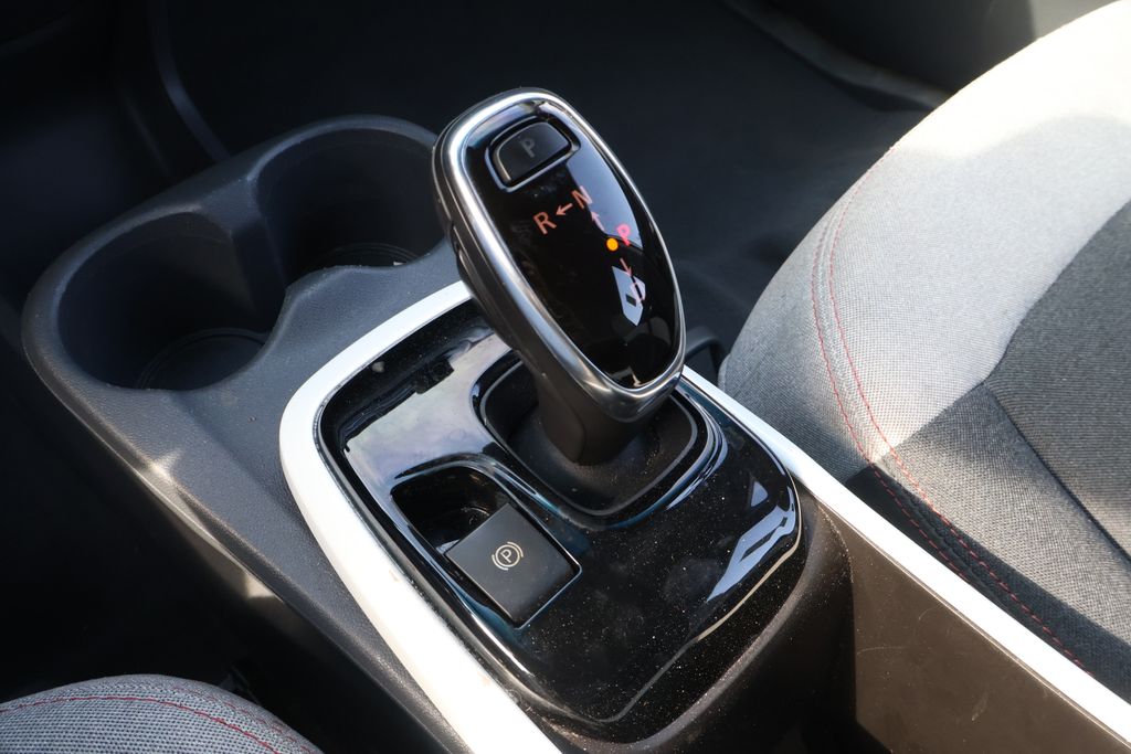 Thumbnail: 2018 Chevrolet Bolt EV - 25