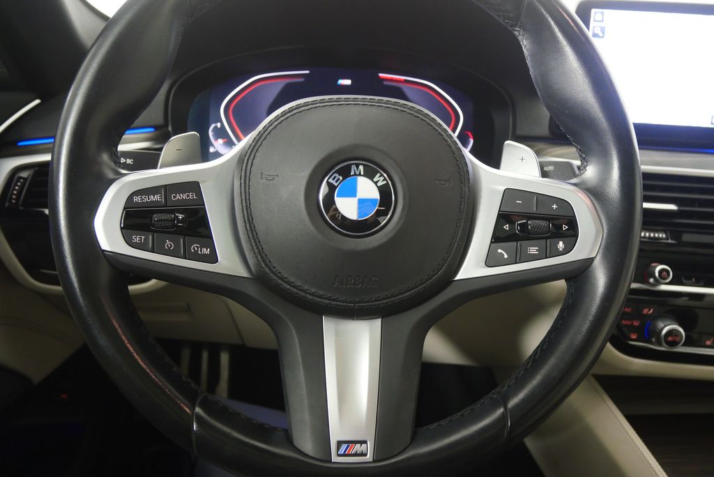 Thumbnail: 2023 BMW 5 Series - 23