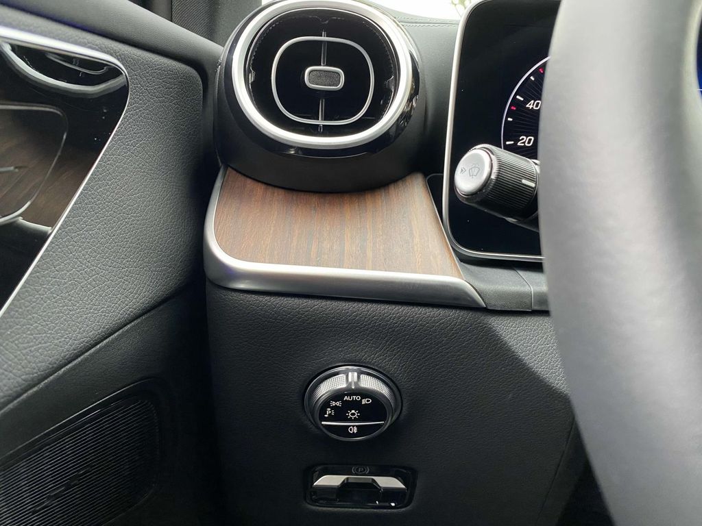 Thumbnail: 2025 Mercedes-Benz GLC - 26