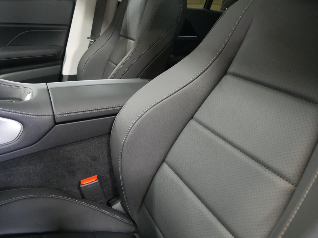 Thumbnail: 2026 Mercedes-Benz GLE - 19